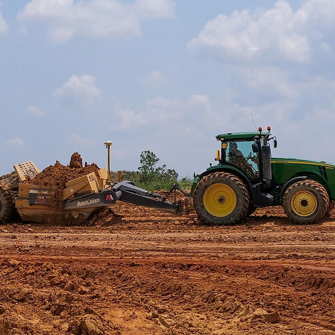 John Deere 8320R, Ashland Scoop Fitted With Trimble GPS